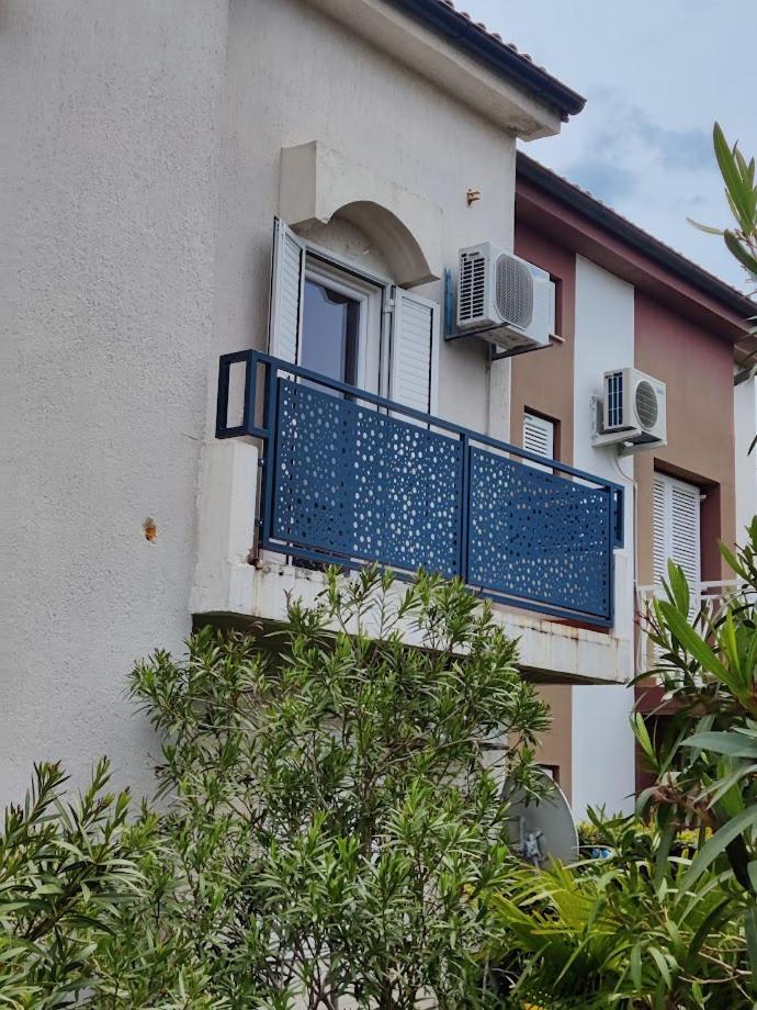 Apartments "Laci" Krk Town Exterior photo